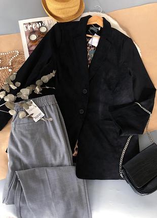 Розкішний чорний прямий жакет із еко замші