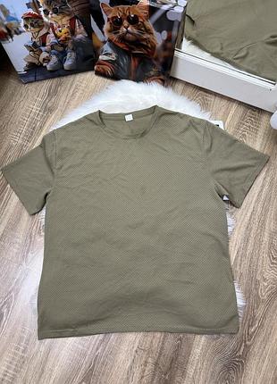 Футболка чоловіча