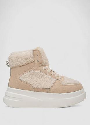 Высокие утепленные ботинки с мехом теди