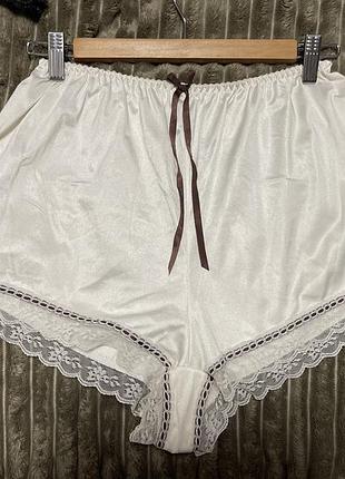 Вінтажні шортики із мереживом
