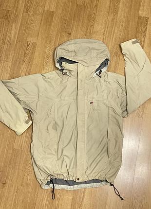 Вітровка на мембрані berghaus s-m