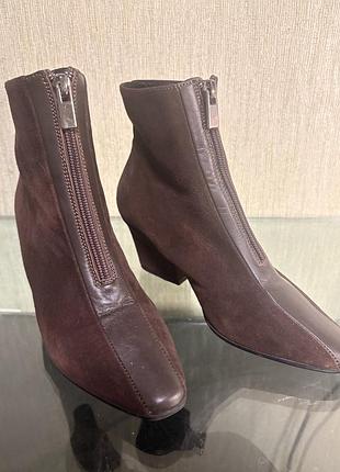 Замшеві жіночі ботильйони