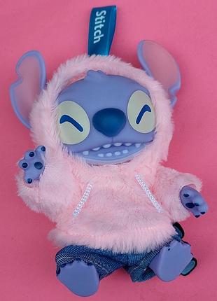Стич стрит стайл коллекционная игрушка в одежде disney miniso "gen z street" stitch - пластик размер 15 см розовый