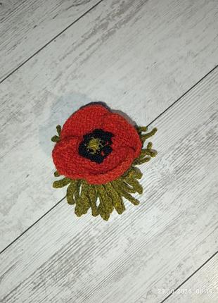 Вязаная брошь, украшение, мак