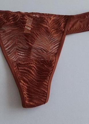 Ніжні коричневі трусики стринги
