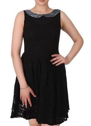 Дитяче чорне плаття з розшитим коміром 11-13 років c&a