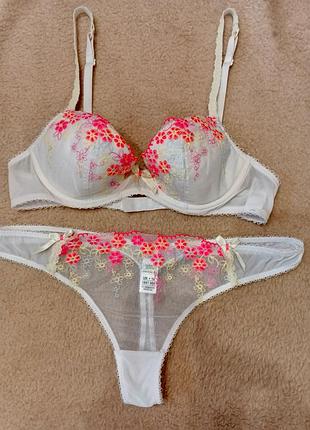 Кружевной комплект нижнего белья в сеточку