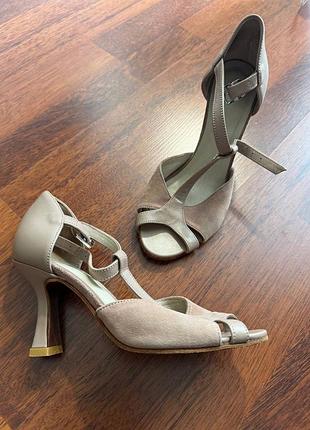 Якісне танцювальне взуття туфлі для танців