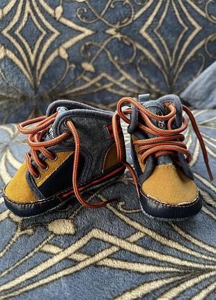 Дитячі черевички від next