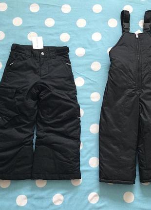 4-5 рок., columbia зимовий комбінезон та штани. чудово захистять від снігу, вітру, морозу та дощу. не масивні, дуже легкі і в той же час теплі, відмін