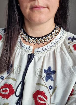 Силка из бисера в черно-белом цвете