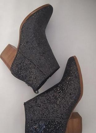 Ботинки жіночі