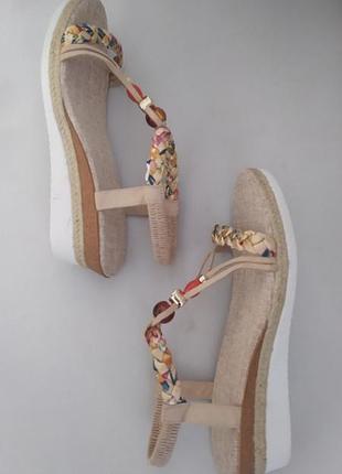 Босоножки женские