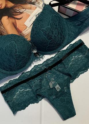 Мереживний комплект люкс серії dream angels від victoria’s secret бюстгальтер 34в наш 75б з пуш апом трусики стрінги в розмірі xs