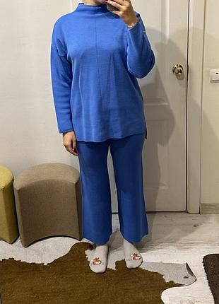 Костюм вʼязаний