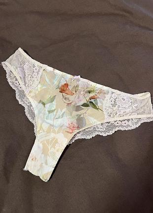 Мереживні трусики, трусики в квітковий принт бежеві