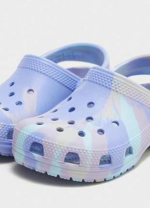Crocs. оригинал. вьетнам. клоги crocs в принте тай дай
