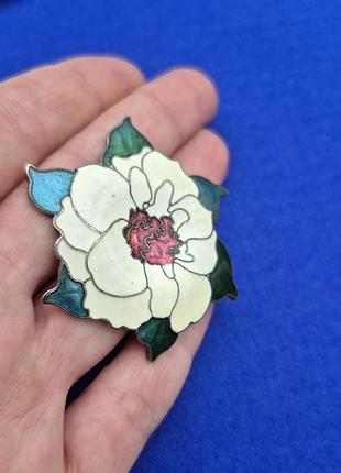 Изысканная брошь " цветок лотоса" клуазоне