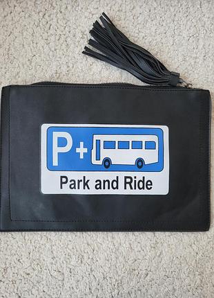 Ідеальний чорний клатч