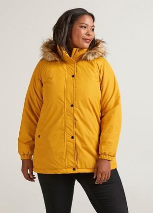 Демисизонная куртка на синтепоне с капюшоном xl