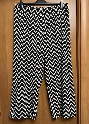 Брендовые стрейчевые укороченные брюки