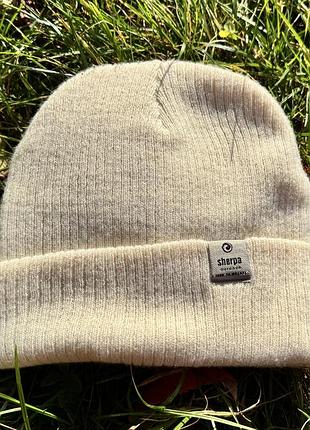 Красива шапка sherpa