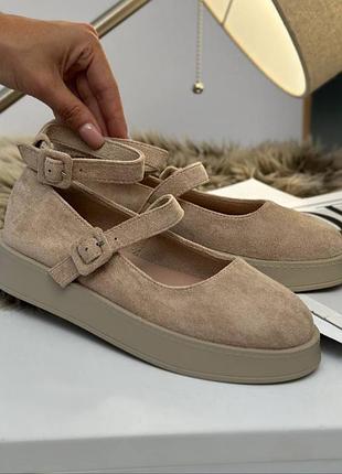 Замшевые подростковые лоферы на платформе с ремешками.