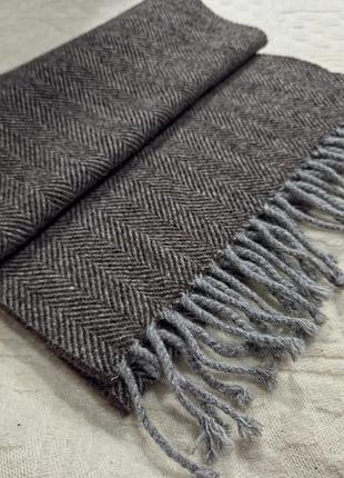 Шерстяной шарф в елочку в коричневых тонах