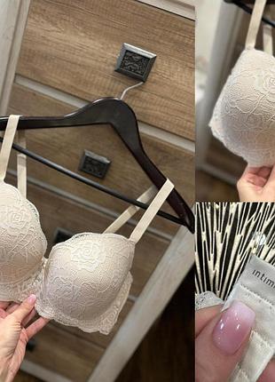 Бюст стильний