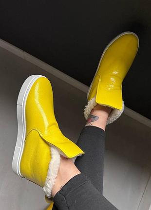Жіночі сліпони натуральна лакована шкіра жовті