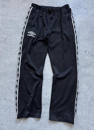Umbro лампаси адібрейк штани