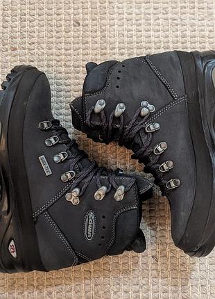 Треккинговые водонепроницаемые ботинки от лидера аутдор рынка - компании lowa