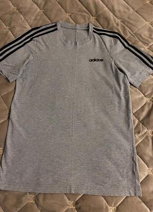 Футболка adidas