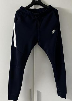 Спортивні штани nike tech fleece jogger