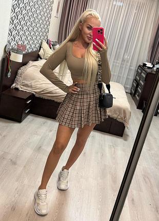 Женская бесшовная бежевая укороченная кофта