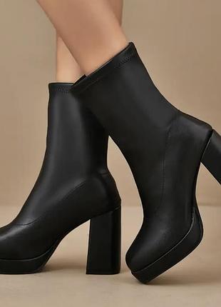 Черевики жіночі чорні нові