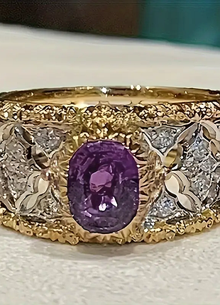 Изысканное широкое кольцо с микропаве и фиолетовыми камнями - элегантные украшения для дам