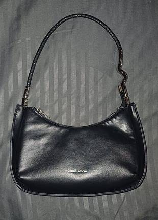 Женская черная сумка на плечо