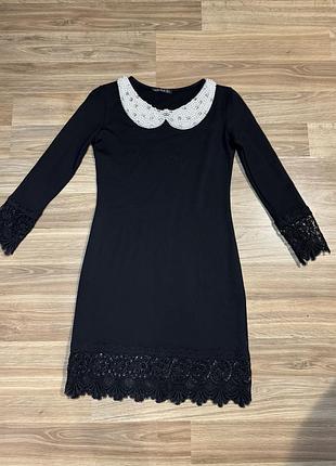 Класичне плаття з комірцем всипаним камінням р.м