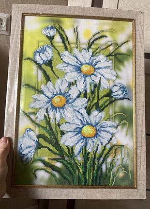 Картина вишивка ромашки