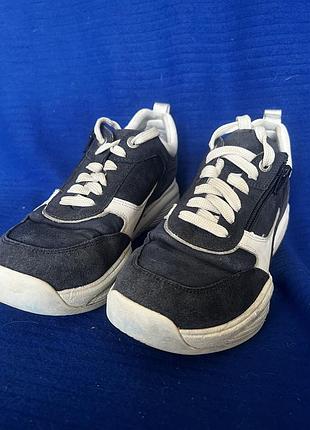 Кросівки жіночі натуральні 39,5-40