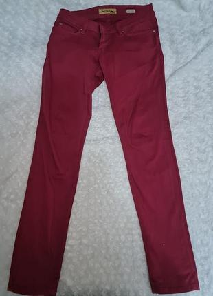 Фірмові джинси