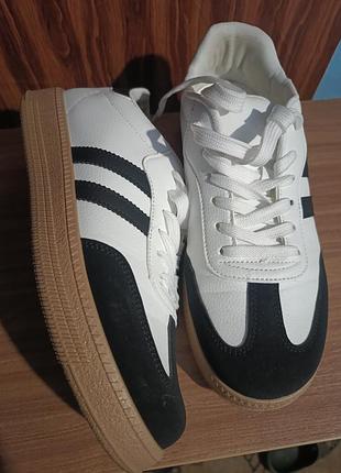 Кросівки жіночі 41р 26.3 устілка