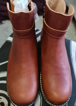 Кожаные женские ботинки.