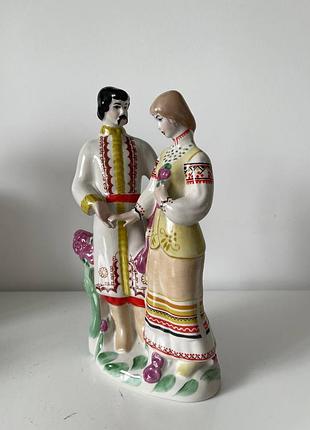 Статуетка порцеляна.