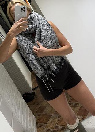 Велика тепла шаль zara