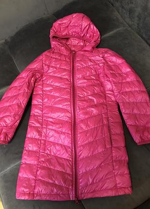 Пухова подовжена курточка , ультра легка.
