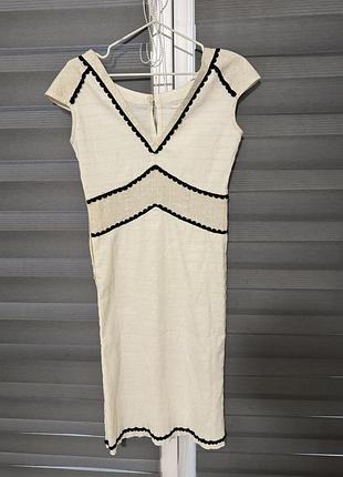 Літня приталена сукня