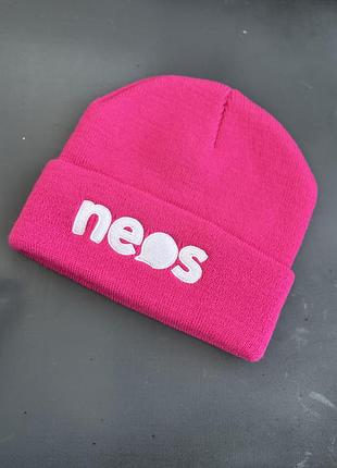 Шапка  яскраво рожевого кольору