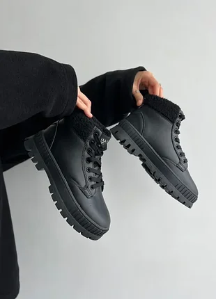 Женские зимние ботинки черные